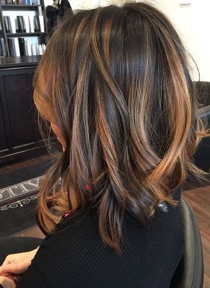 Balayage Caramel Sur Une Coupe Mi-Longue