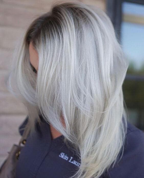 Teinture cheveux homme blond polaire blanc gris coupe courte dégradé  progressif fondu