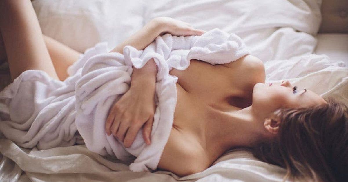 10 bienfaits de dormir nu(e) que vous ignorez
