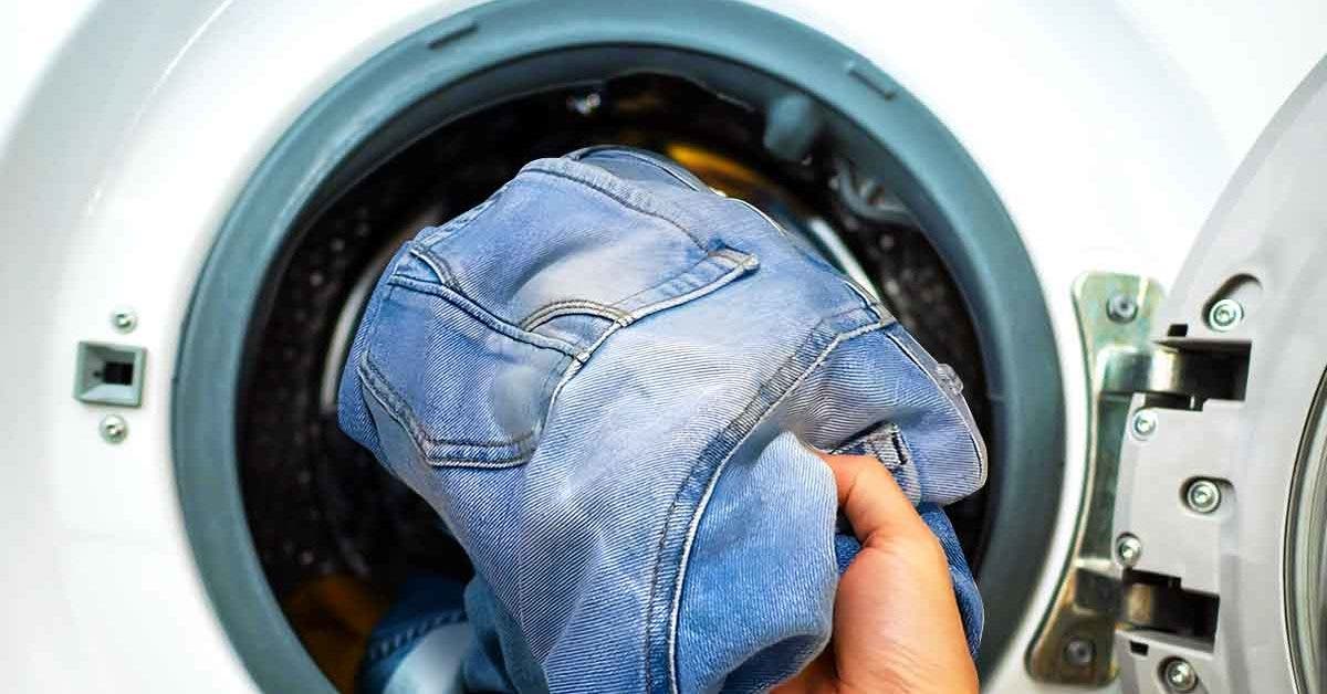 10 erreurs fréquentes que nous commettons en faisant la lessive et comment les éviter