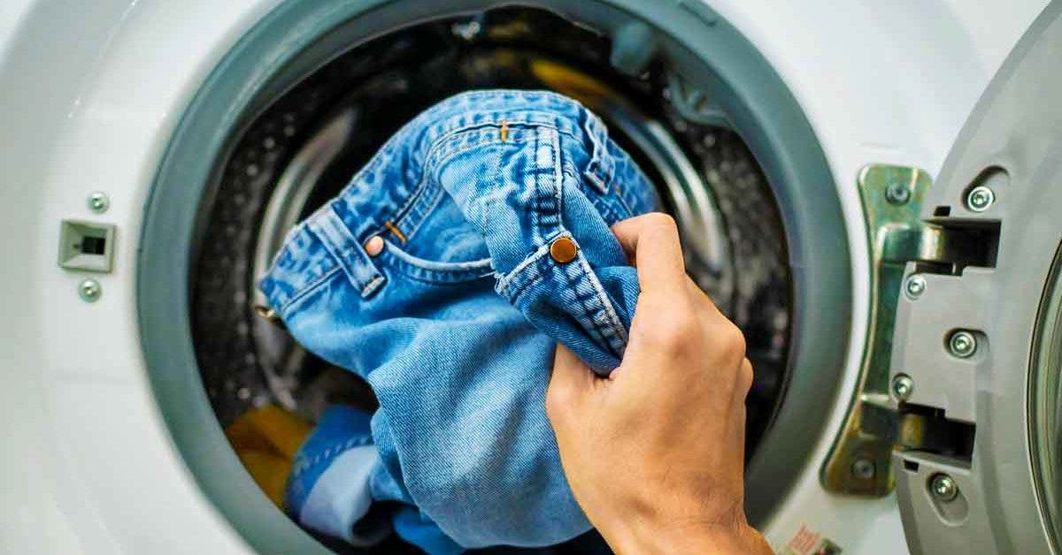 10 erreurs fréquentes que nous commettons lorsque nous faisons la lessive (et comment les éviter)_
