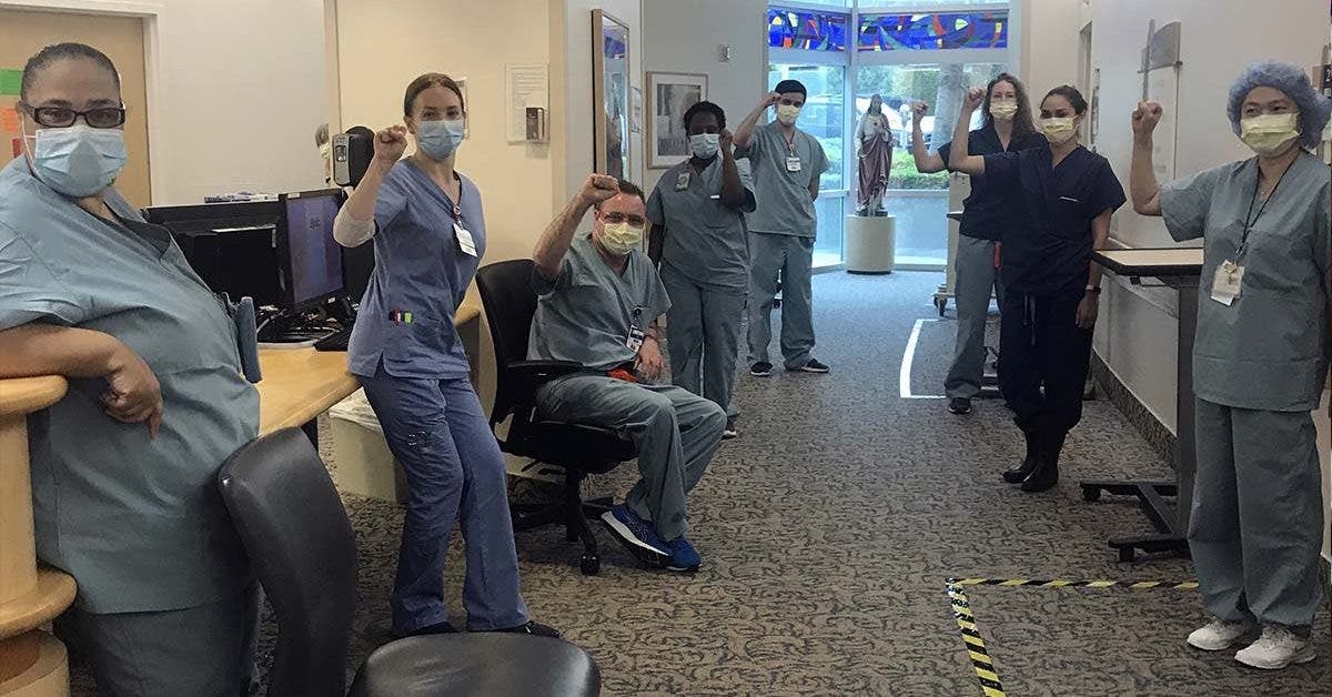 10-infirmiers-suspendus-apres-avoir-refuse-de-soigner-des-patients-atteints-du-coronavirus-sans-masque-de-protection