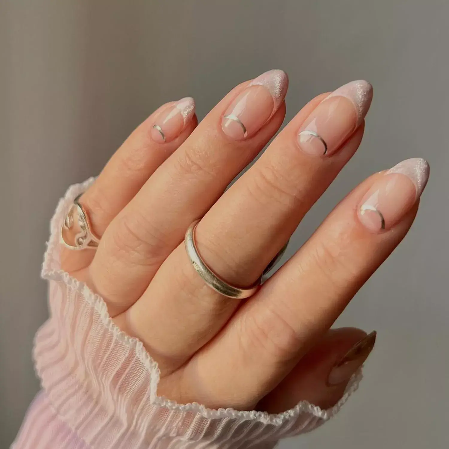 Ongles rose ballet. Source spm