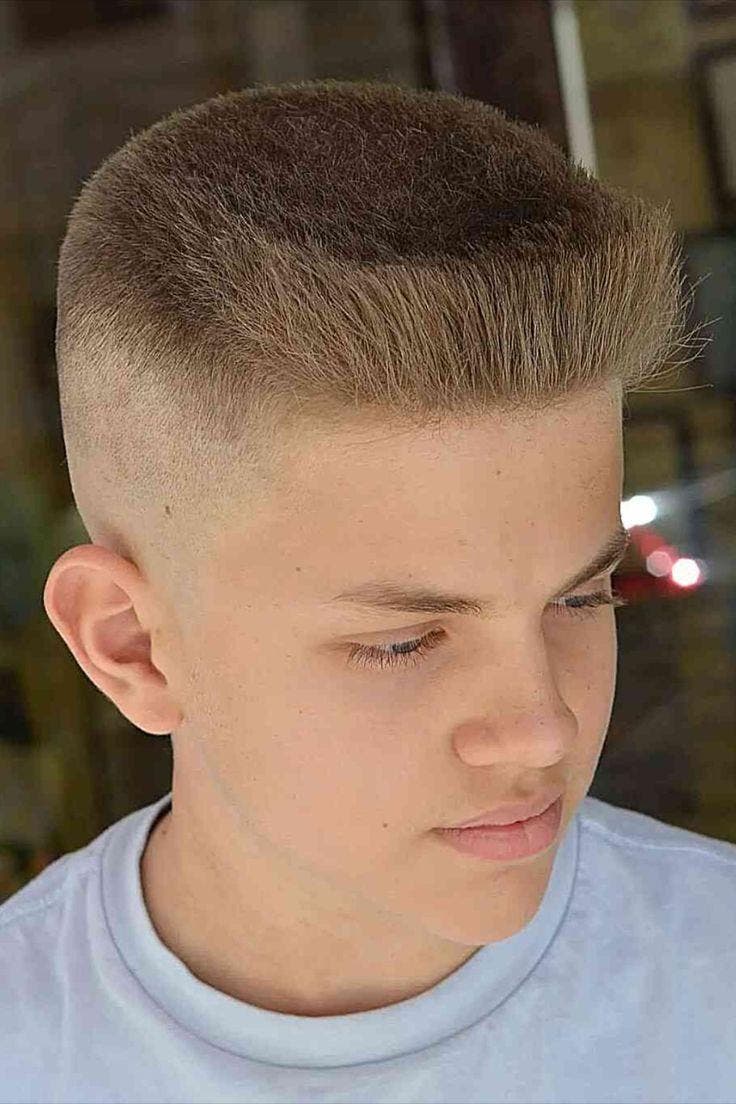 Corte “flat top” ou “hi-top fade”