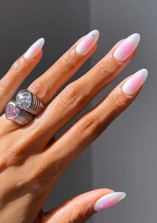 Ongles effet blush. Source spm