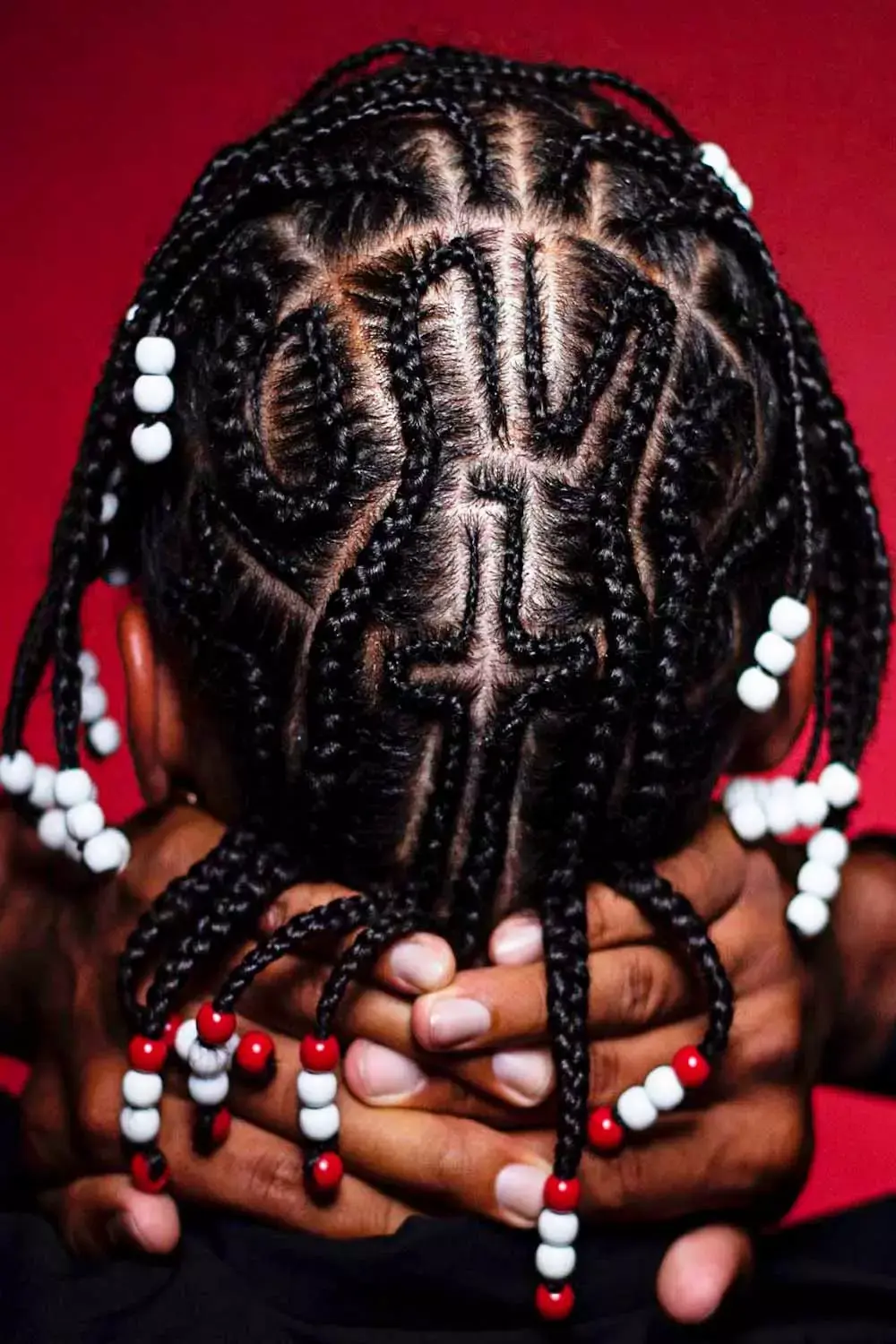 Tresses + design + perles. Source spm