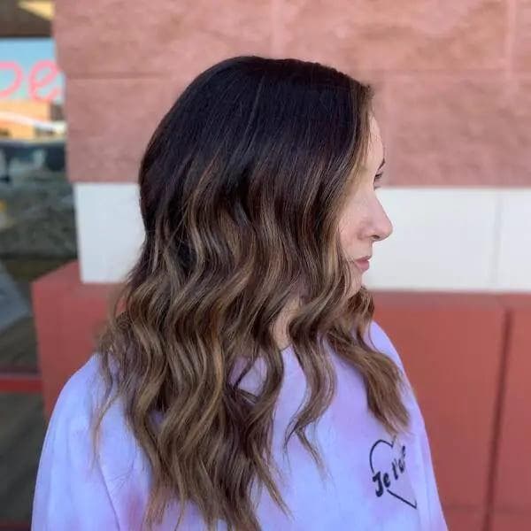 Cheveux Ombrés Avec Balayage Caramel Foncé