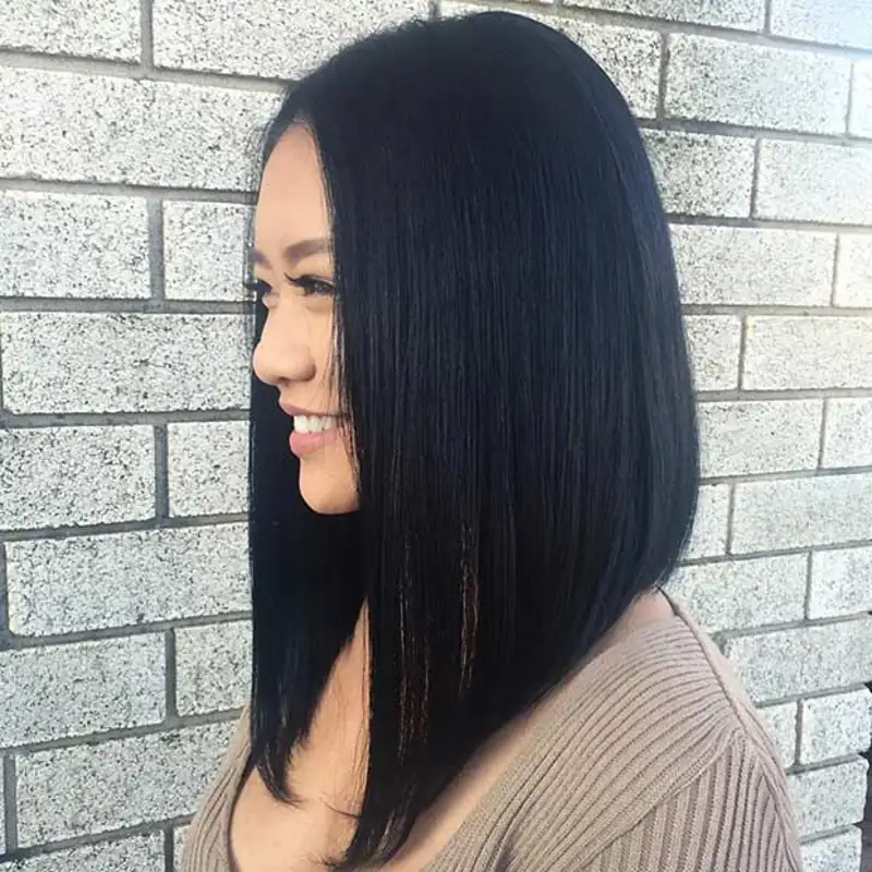 Long bob avec alignement angulaire. Source spm Long bob avec alignement angulaire. Source spm
