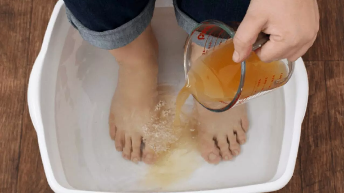 Foot bath against warts 