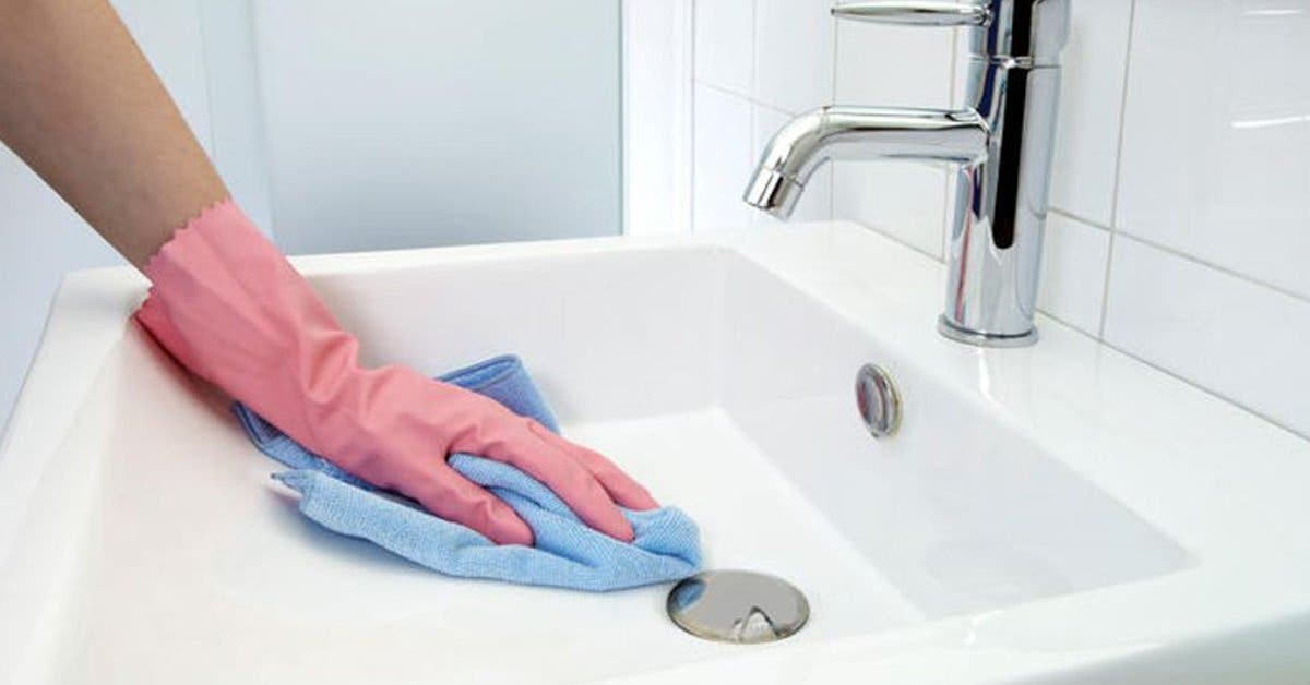 3-erreurs-a-ne-jamais-commettre-lors-du-nettoyage-de-la-salle-de-bain