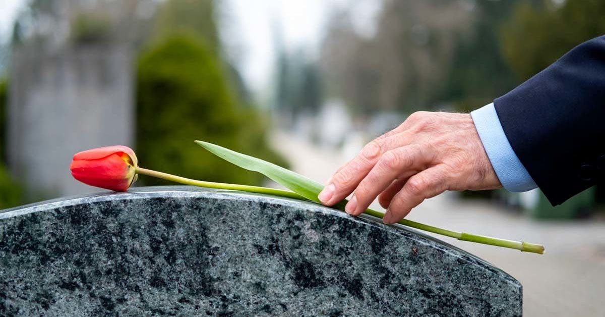 4 idées pour rendre hommage à ses proches défunts001