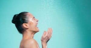 4-raisons-duriner-sous-la-douche