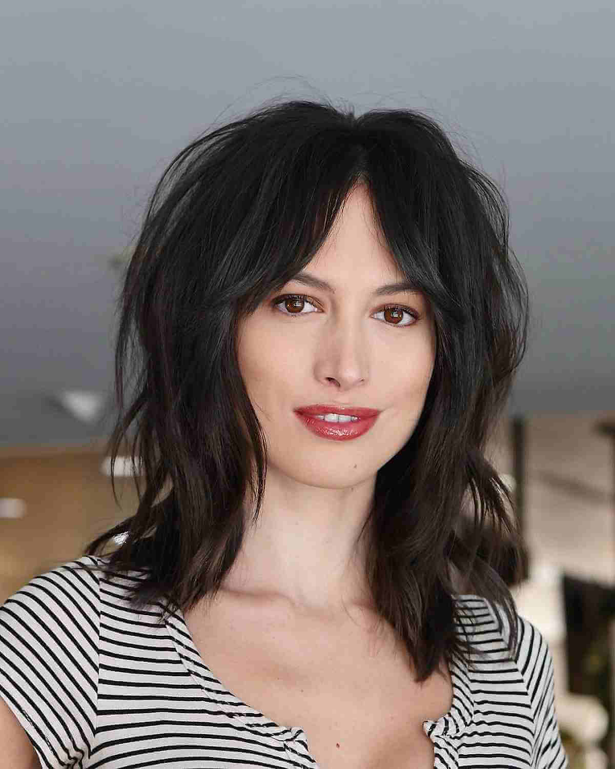 Coupe mi-longue simple et élégante