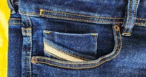 À quoi sert vraiment la petite poche à l’avant des jeans __