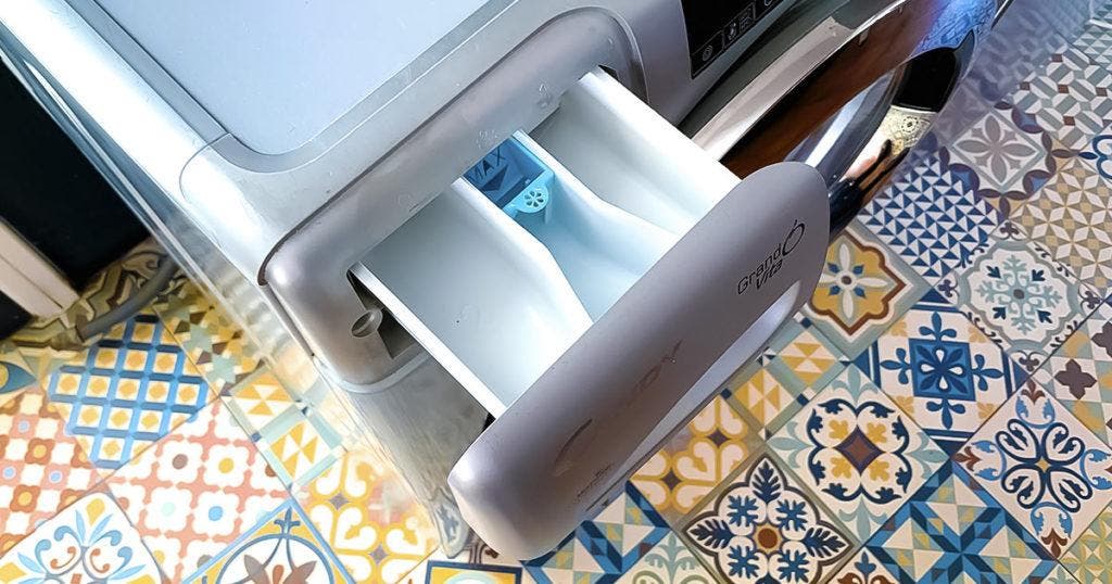 Machine à laver Ou fautil mettre la lessive, l’assouplissant et l’eau de Javel