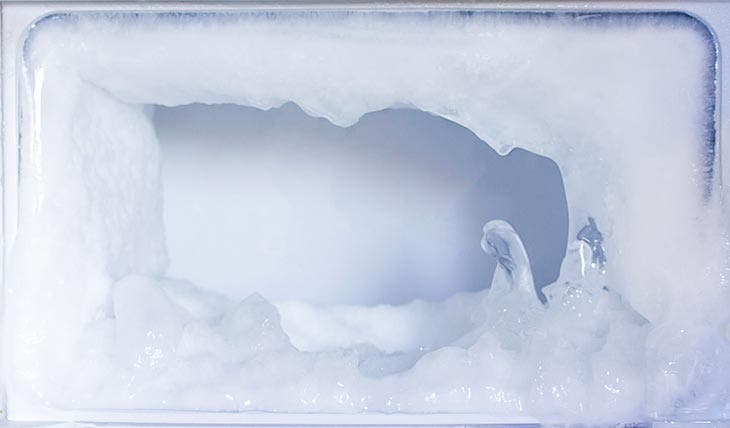 Frost buildup in the refrigerator