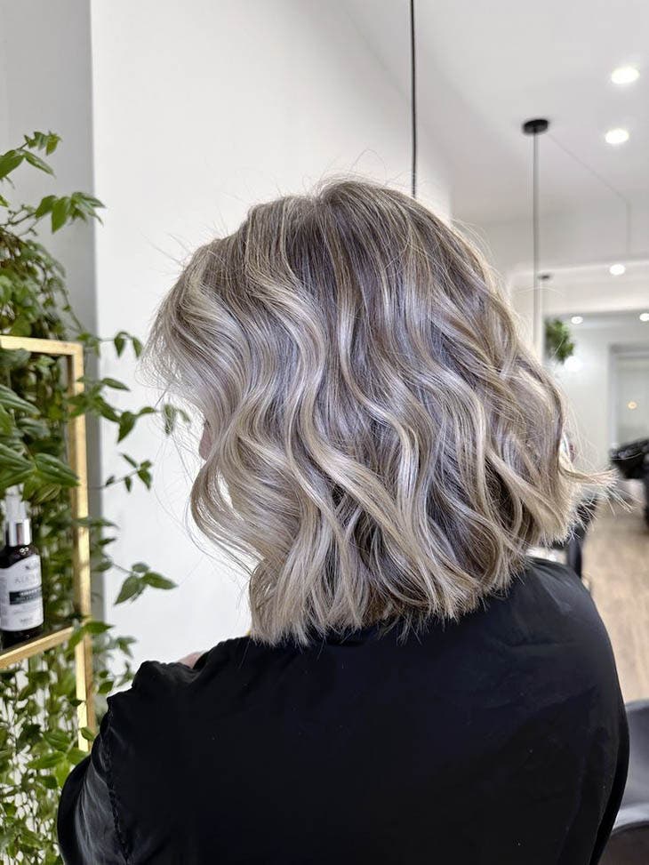Balayage blond cheveux courts Balayage blond cheveux courts