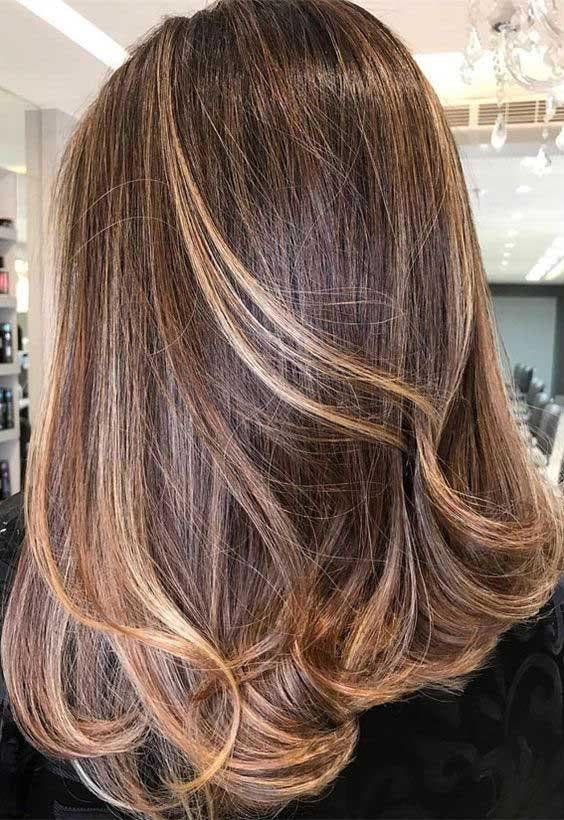 Balayage loira em cabelos castanhos