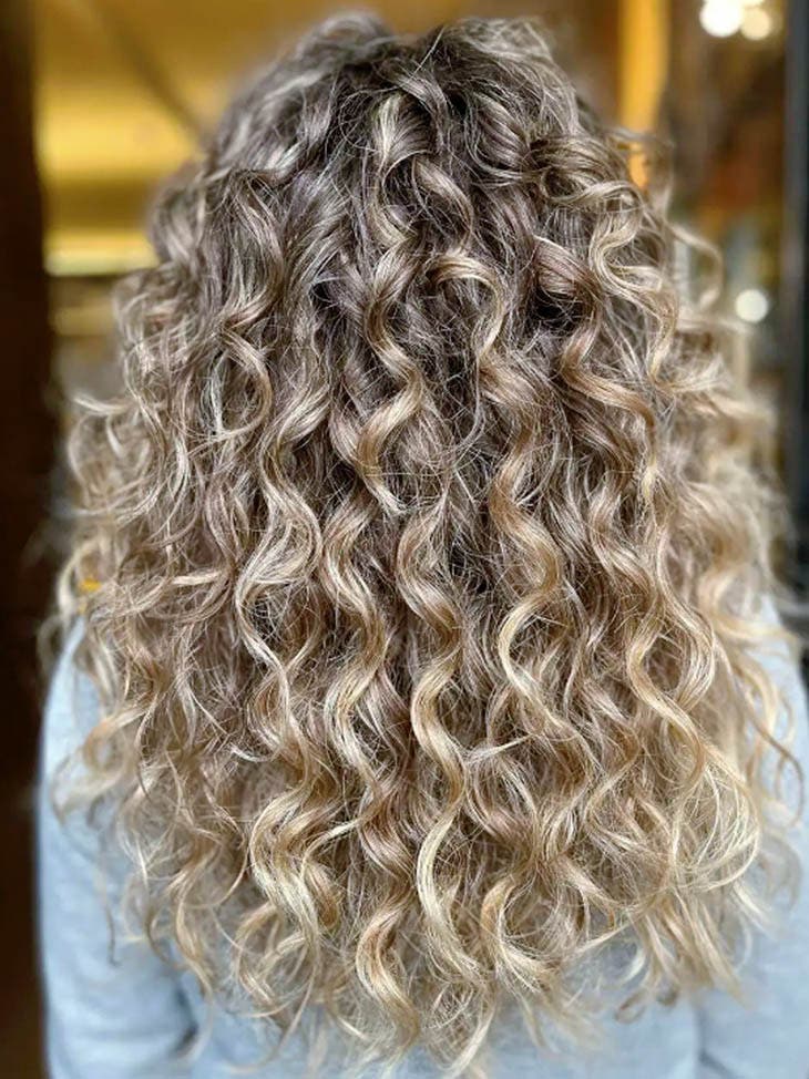 Balayage pour cheveux bouclés Balayage pour cheveux bouclés