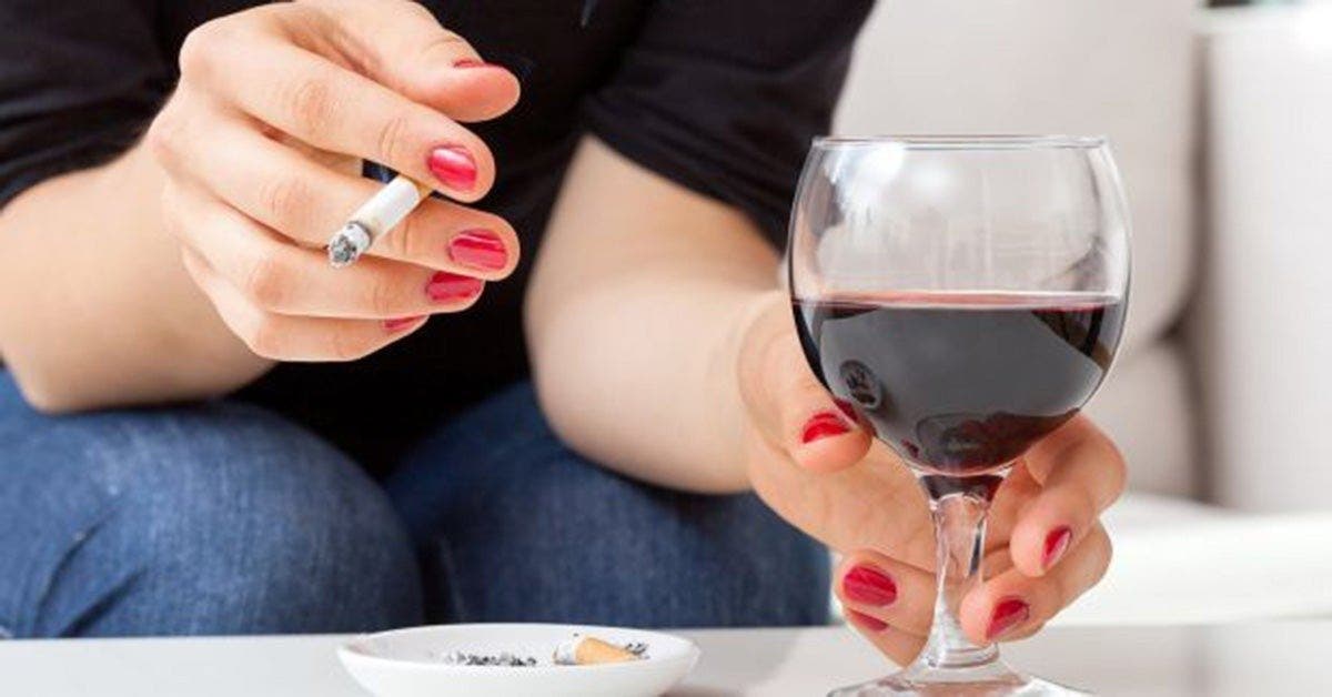 Boire une bouteille de vin par semaine présenterait les mêmes risques de cancer que fumer 10 cigarettes
