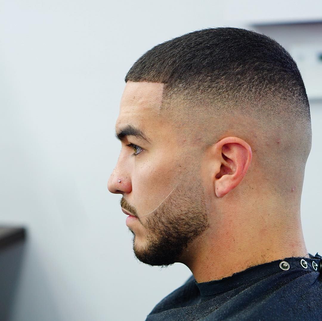 Buzz cut avec dégradé haut (high fade)