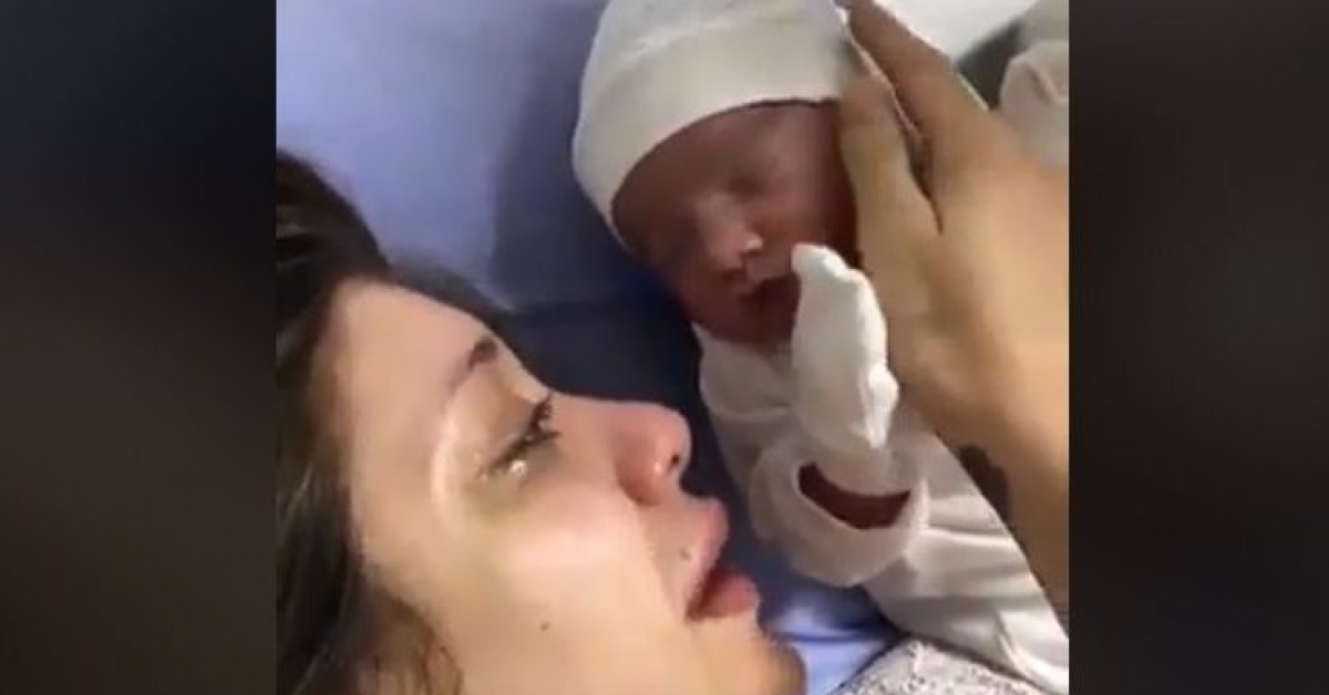 Ce bebe ne sans respiration revient a la vie 15 minutes apres sa naissance 1