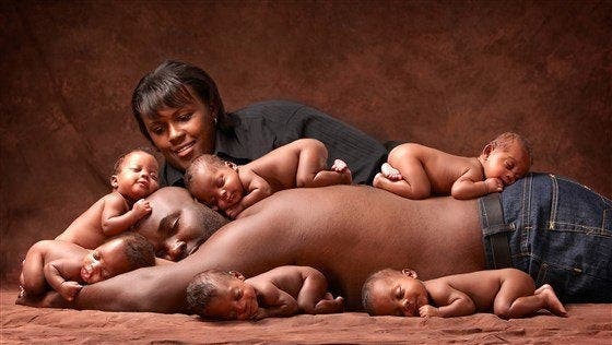 Ce couple a donné naissance à des sextuplés il y a 6 ans