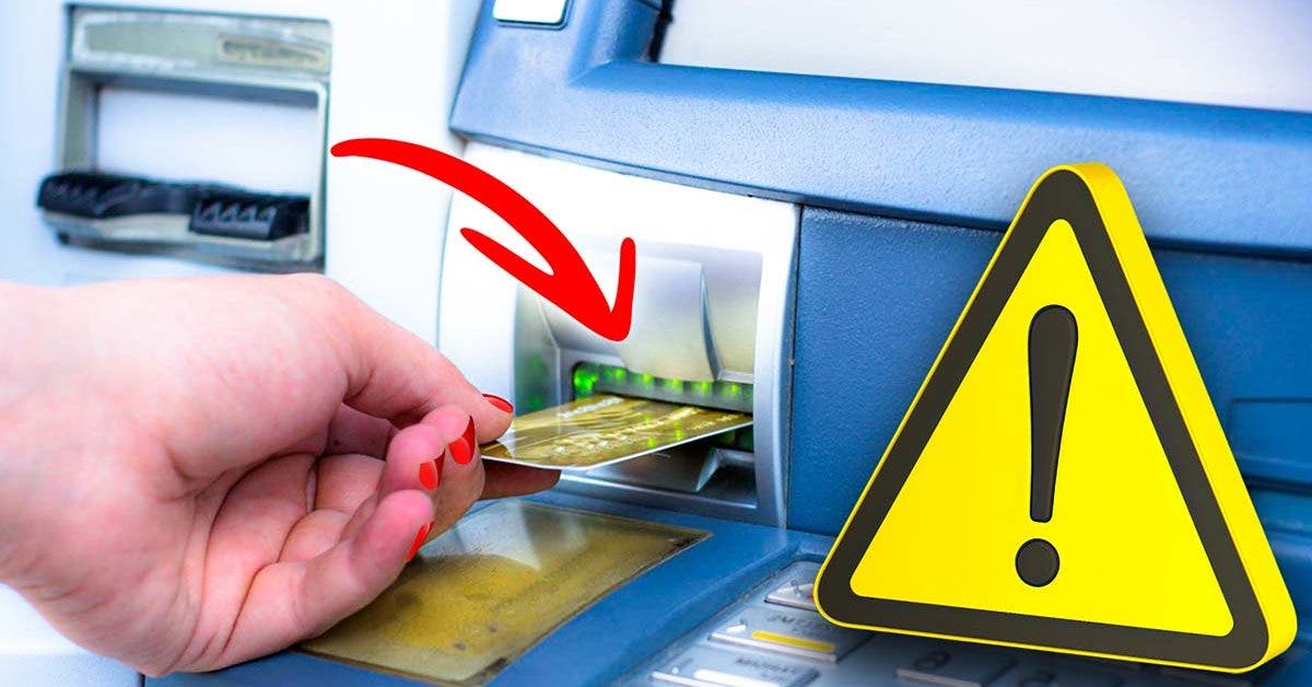 Cette arnaque au guichet automatique copie votre carte et vide vos comptes bancaires. Comment la détecter