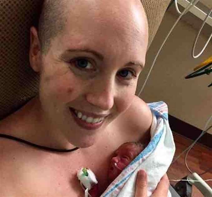 Cette femme de 32 ans, a interrompu ses soins contre le cancer pour une raison qui nous fait pleurer