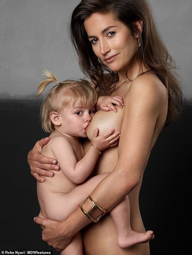 maman partage des photos d’elle pendant l’allaitement