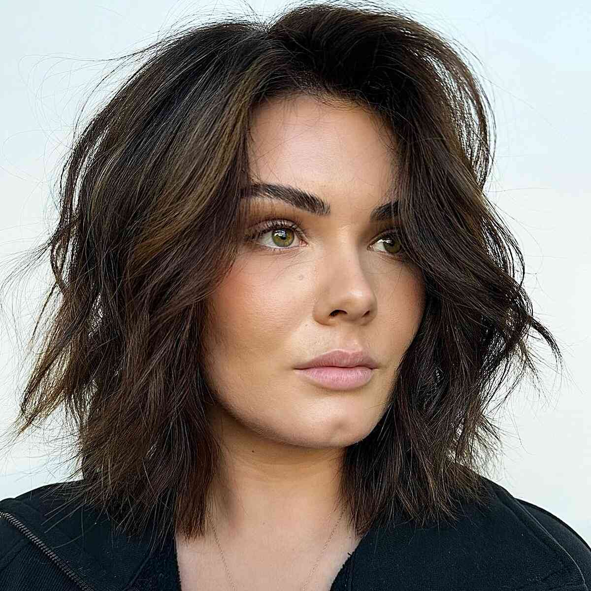 Cheveux mi-longs avec wavy Cheveux mi-longs avec wavy