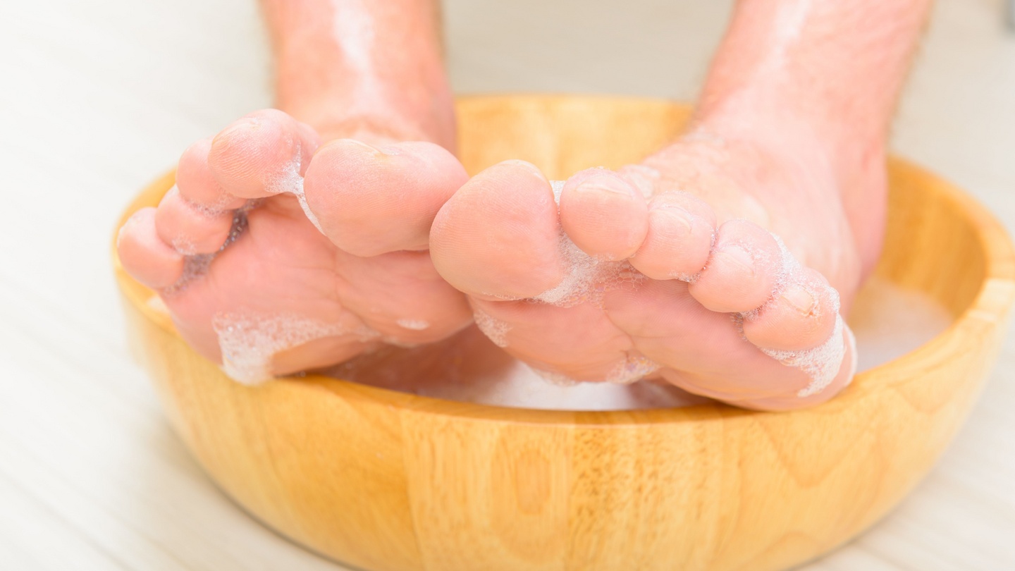 Voici comment avoir des pieds doux et lisses avec du bicarbonate de soude