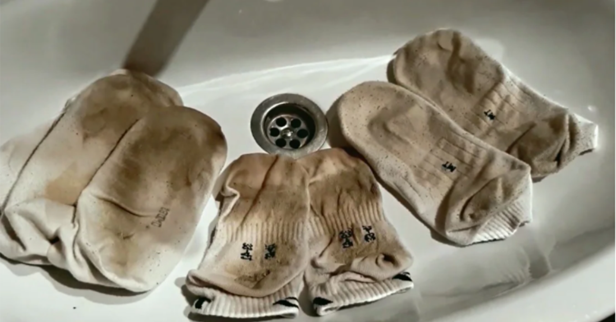 Comment blanchir les chaussettes ? 7 astuces ingénieuses pour un