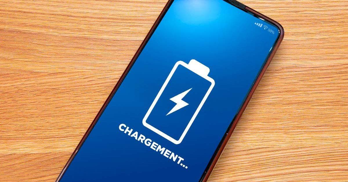 Comment charger son Smartphone sans prise de courant