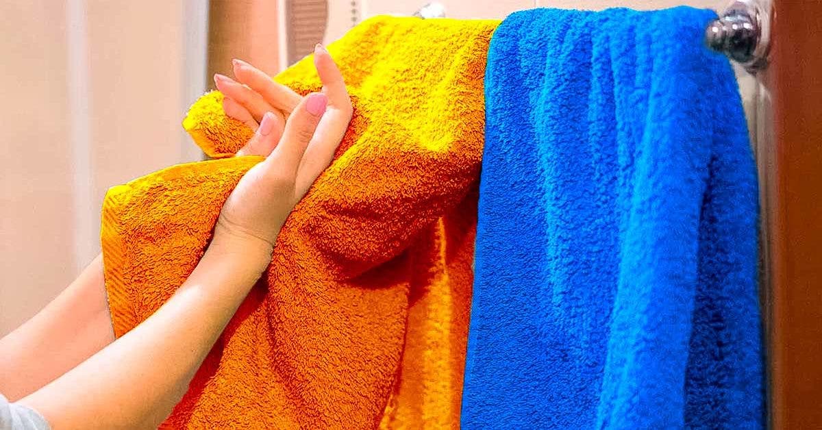 Comment éliminer l’odeur de moisi des serviettes de bain001