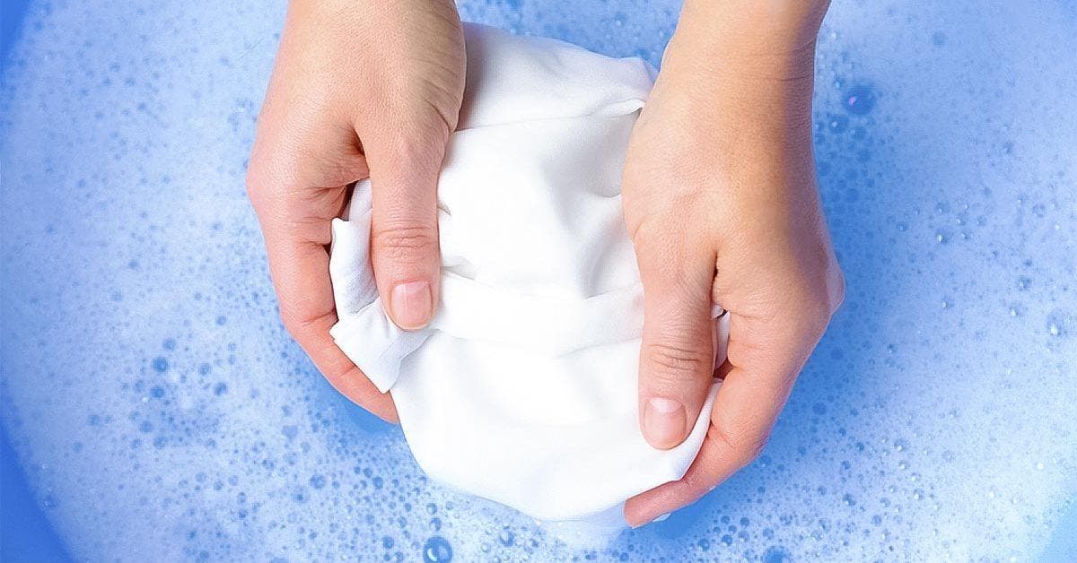Détacher linge blanc 3 astuces pour éviter que vos vêtements ne se décolorent