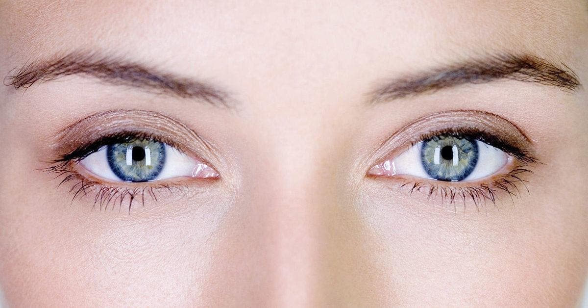 Comment illuminer le contour des yeux avec des blancs d'oeufs