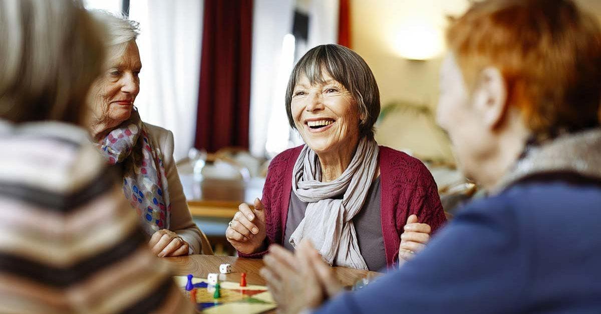 Comment la téléassistance peut aider les seniors à vivre à domicile plus longtemps _ 1