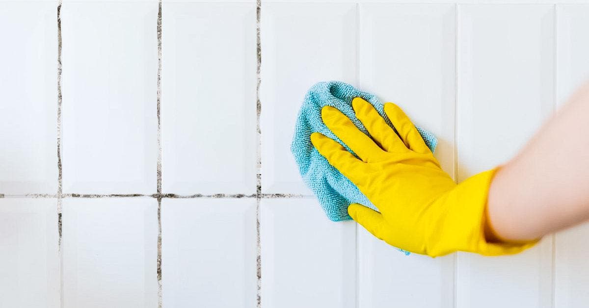 Comment nettoyer les joints entre les carreaux de la salle de bain en 15 minutes001