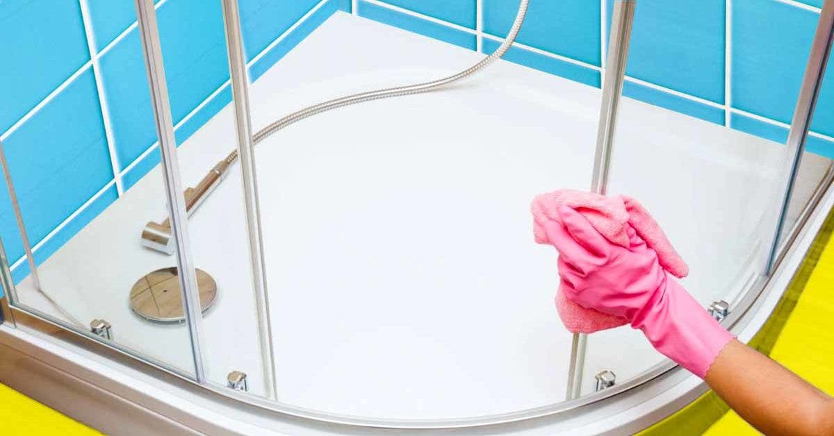 Comment nettoyer les rails de la douche sans efforts
