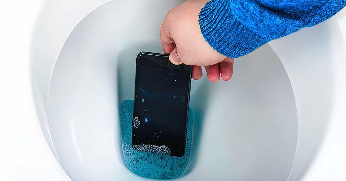 Comment recharger la batterie d’un téléphone qui a pris l’eau final
