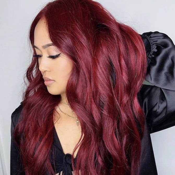 Couleur de cheveux Rouge rubis foncé Couleur de cheveux Rouge rubis foncé