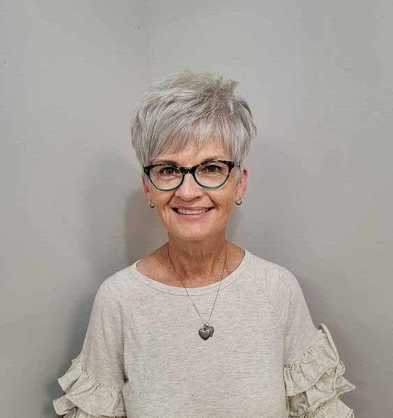 Coupe de cheveux Pixie naturelle