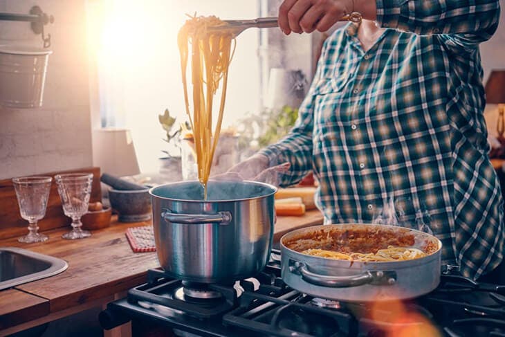 spagetti pişirmek