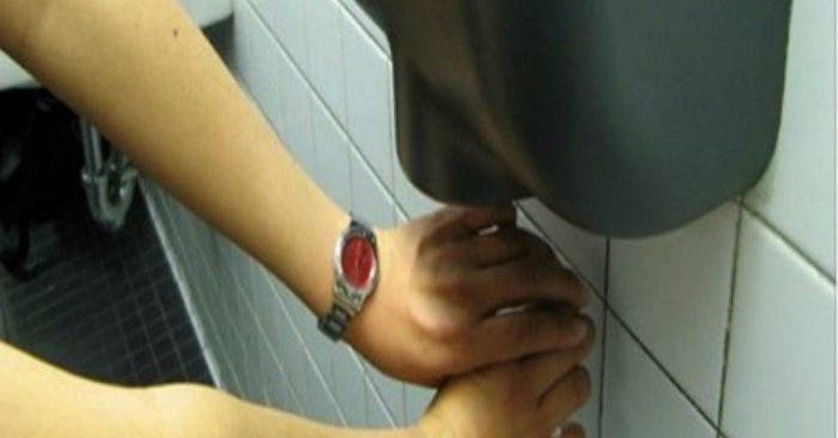 Decouvrez la verite effroyable qui se cache derriere les seche mains des toilettes publiques 1