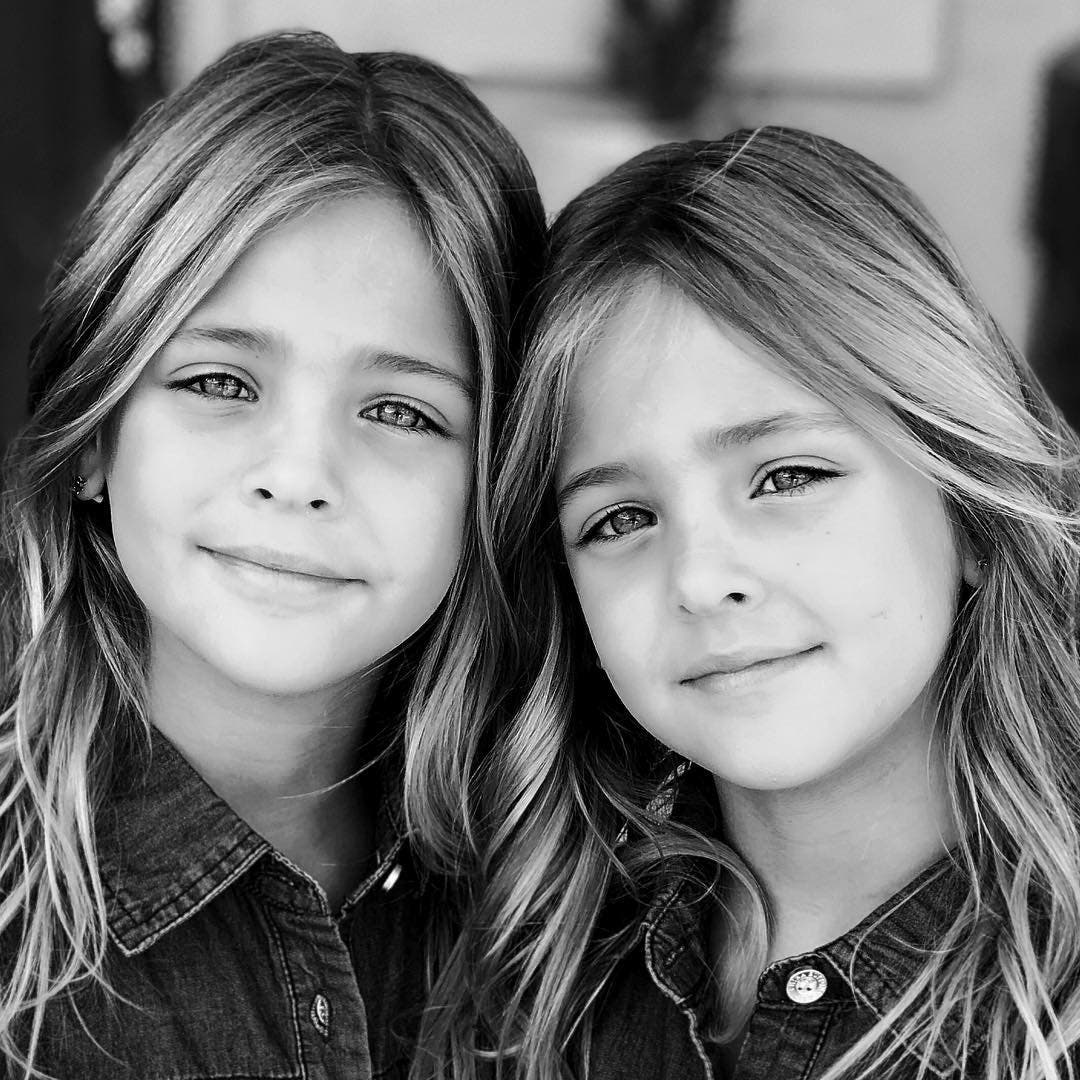 Des sœurs jumelles nées en 2010 ont grandi