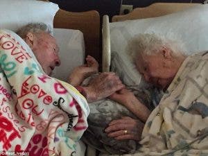 Deux personnes mariées depuis 64 ans meurent à quelques heures d’intervalle en se tenant la main dans leur lit d’hôpital. Voici leur histoire