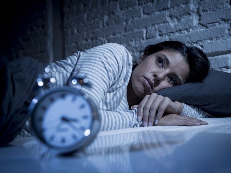 Dormir moins de 6 heures par nuit augmente le risque de crise cardiaque de 35%