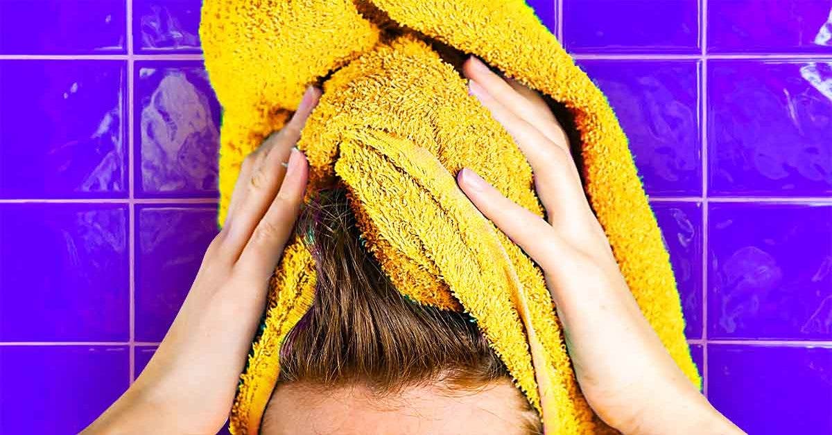 Envelopper les cheveux mouillés dans une serviette est une mauvaise idée030001