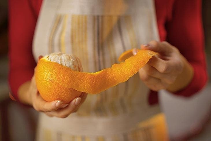 peel an orange